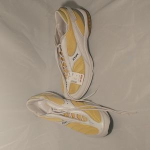 Women's Rbk White and Yellow Sneakers Size 7.5 NWT